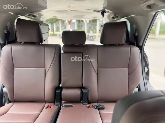 Toyota Fortuner 2.4 MT 4x2 2017 - Xe gia đình cần bán, giá tốt thương lượng