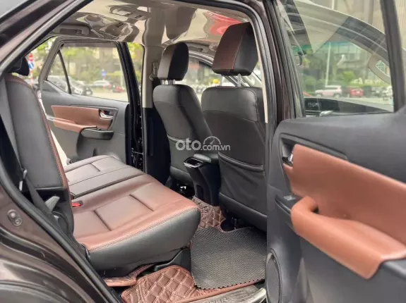 Toyota Fortuner 2.4 MT 4x2 2017 - Xe gia đình cần bán, giá tốt thương lượng
