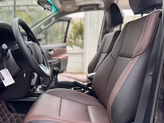 Toyota Fortuner 2.4 MT 4x2 2017 - Xe gia đình cần bán, giá tốt thương lượng