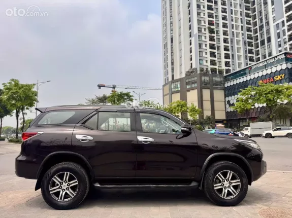 Toyota Fortuner 2.4 MT 4x2 2017 - Xe gia đình cần bán, giá tốt thương lượng