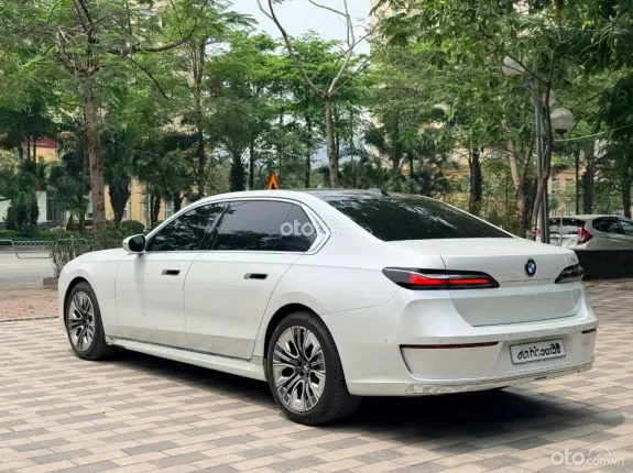 BMW 740i 2023 - BMW 740PE siêu lướt 2023