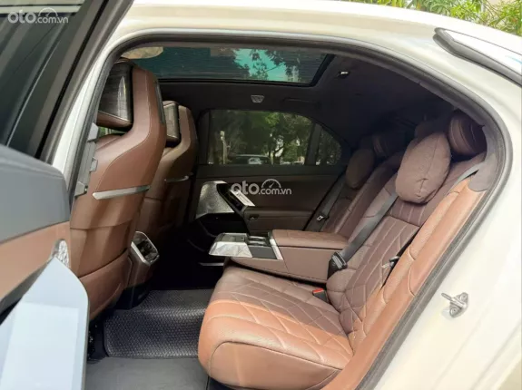 BMW 740i 2023 - BMW 740PE siêu lướt 2023