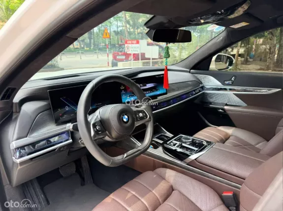 BMW 740i 2023 - BMW 740PE siêu lướt 2023