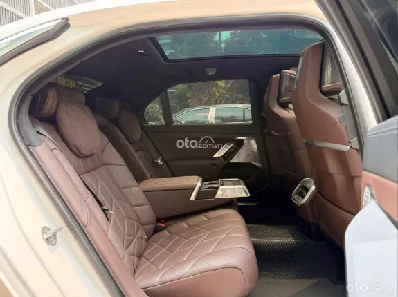 BMW 740i 2023 - BMW 740PE siêu lướt 2023