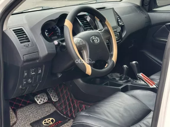 Toyota Fortuner 2.7V TRD 4x4 2014 - Chạy rất ít nội thất rất mới