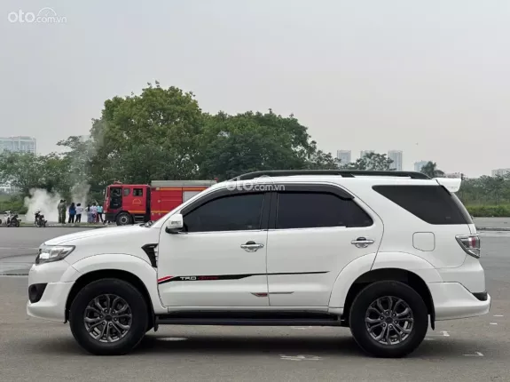 Toyota Fortuner 2.7V TRD 4x4 2014 - Chạy rất ít nội thất rất mới