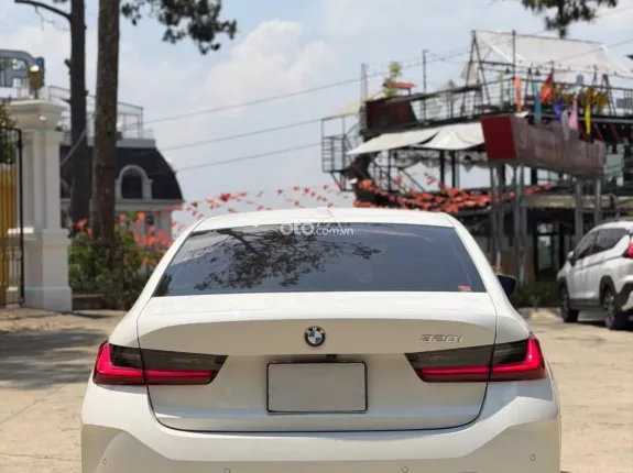BMW 320i Sport Line 2024 - Tiết kiệm ngay 500tr, bank 70%