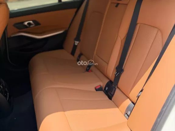 BMW 320i Sport Line 2024 - Tiết kiệm ngay 500tr, bank 70%