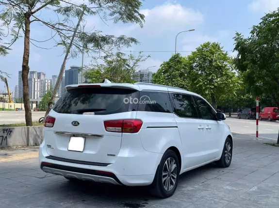 Kia Sedona 2.2 DATH 2018 - Kia Sedona 2.2 DATH 2018