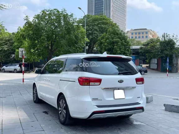 Kia Sedona 2.2 DATH 2018 - Kia Sedona 2.2 DATH 2018