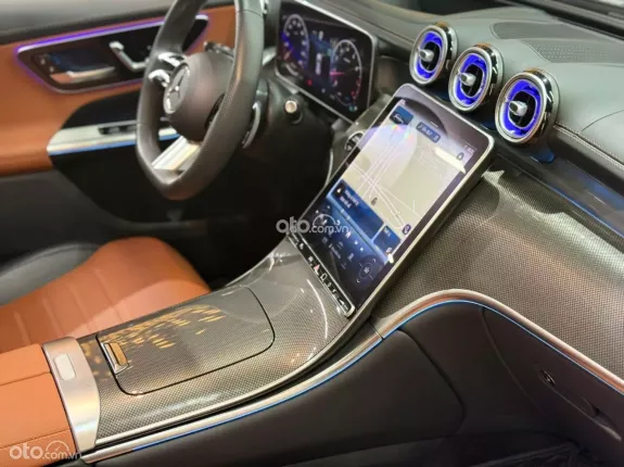 Mercedes-Benz GLC 300 4Matic V1 2023 - Xe đẹp trang bị option tiện nghi, giá tốt