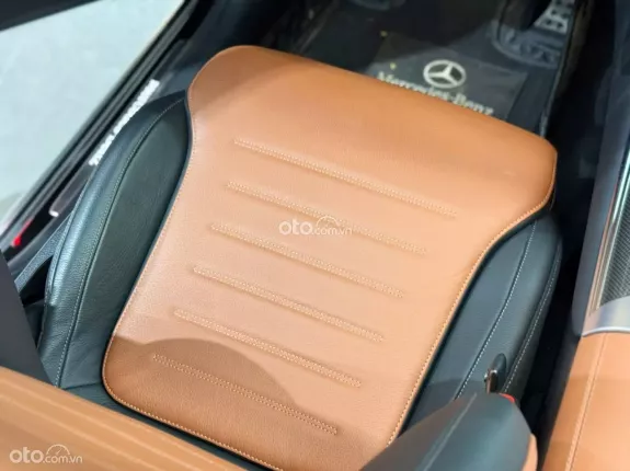 Mercedes-Benz GLC 300 4Matic V1 2023 - Xe đẹp trang bị option tiện nghi, giá tốt