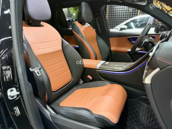 Mercedes-Benz GLC 300 4Matic V1 2023 - Xe đẹp trang bị option tiện nghi, giá tốt
