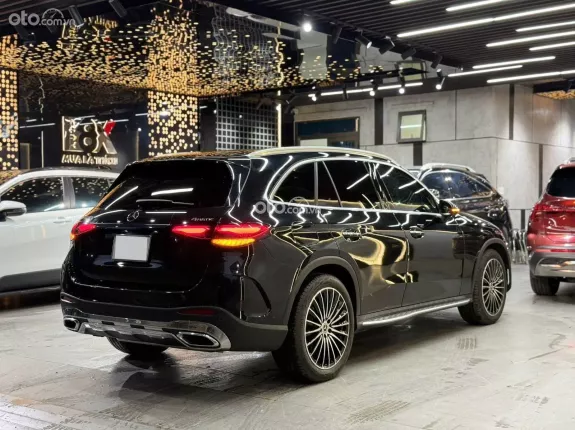 Mercedes-Benz GLC 300 4Matic V1 2023 - Xe đẹp trang bị option tiện nghi, giá tốt