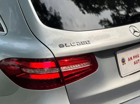 Mercedes-Benz GLC 250 4Matic 2017 - Xe đẹp chủ đi giữ gìn