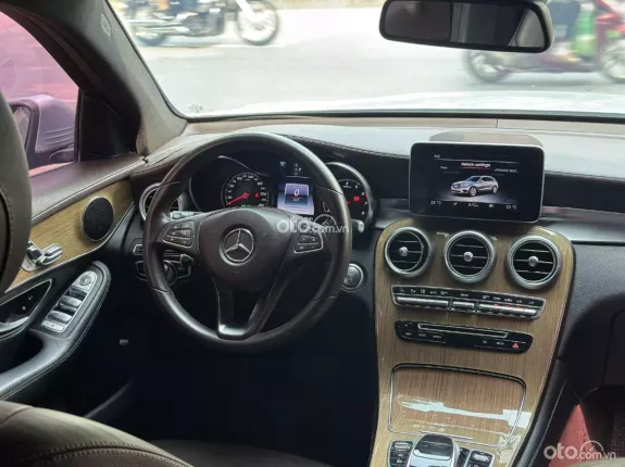 Mercedes-Benz GLC 250 4Matic 2017 - Xe đẹp chủ đi giữ gìn
