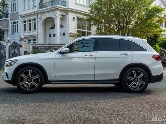 Mercedes-Benz GLC 200 4Matic 2021 - Xe bảo dưỡng full hãng
