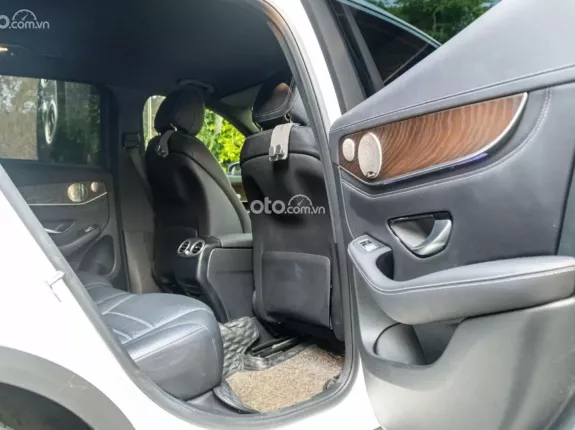 Mercedes-Benz GLC 200 4Matic 2021 - Xe bảo dưỡng full hãng