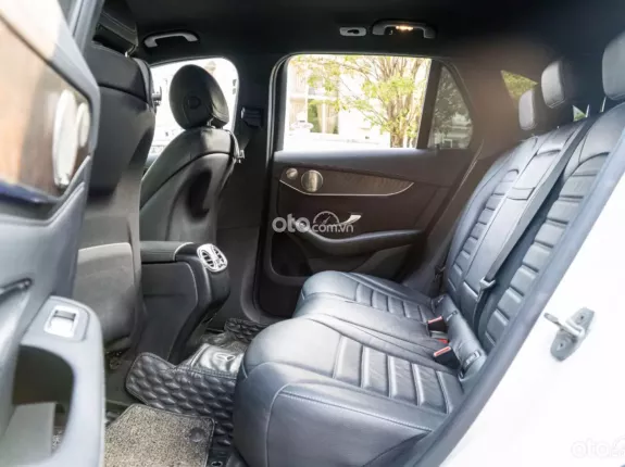 Mercedes-Benz GLC 200 4Matic 2021 - Xe bảo dưỡng full hãng