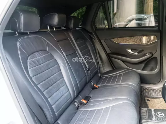 Mercedes-Benz GLC 200 4Matic 2021 - Xe bảo dưỡng full hãng