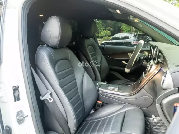 Mercedes-Benz GLC 200 4Matic 2021 - Xe bảo dưỡng full hãng