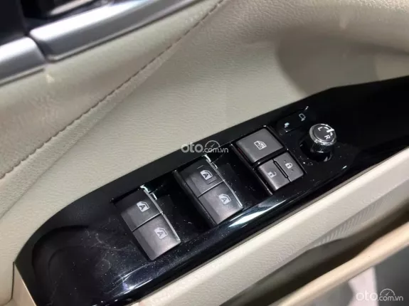 Toyota Camry 2.0G 2020 - BH chính hãng Toyota Sure