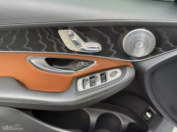 Mercedes-Benz GLC 300 4Matic 2017 - Xe SUV cao cấp nhập khẩu nguyên chiếc