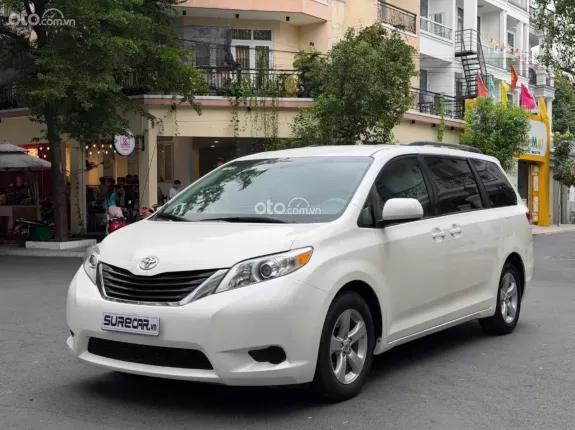 Toyota Sienna LE 3.5 AT AWD 2010 - MPV 8 chỗ rộng rãi, tiện nghi