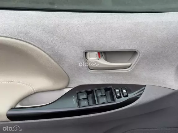 Toyota Sienna LE 3.5 AT AWD 2010 - MPV 8 chỗ rộng rãi, tiện nghi