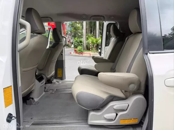 Toyota Sienna LE 3.5 AT AWD 2010 - MPV 8 chỗ rộng rãi, tiện nghi