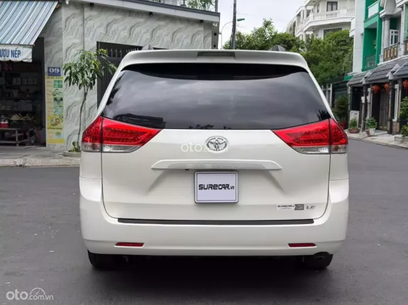 Toyota Sienna LE 3.5 AT AWD 2010 - MPV 8 chỗ rộng rãi, tiện nghi