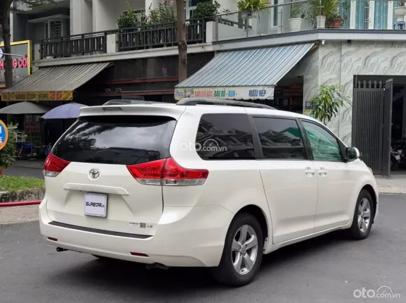 Toyota Sienna LE 3.5 AT AWD 2010 - MPV 8 chỗ rộng rãi, tiện nghi