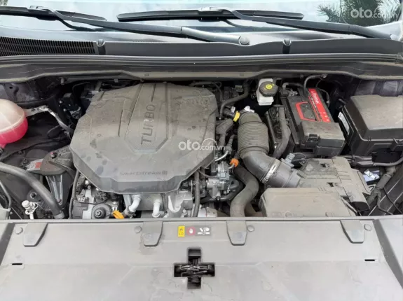 Kia Carnival 2.2D Signature 2023 - Xe đi ít, máy còn êm