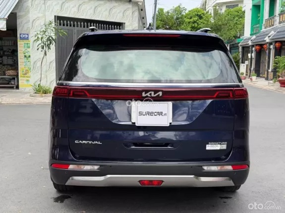 Kia Carnival 2.2D Signature 2023 - Xe đi ít, máy còn êm