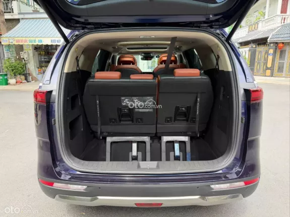 Kia Carnival 2.2D Signature 2023 - Xe đi ít, máy còn êm
