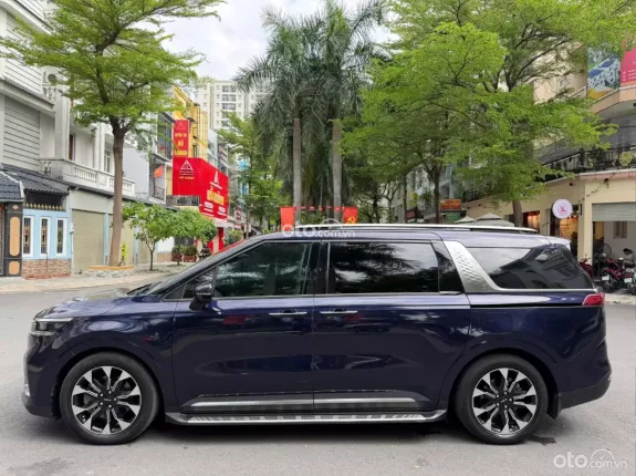 Kia Carnival 2.2D Signature 2023 - Xe đi ít, máy còn êm