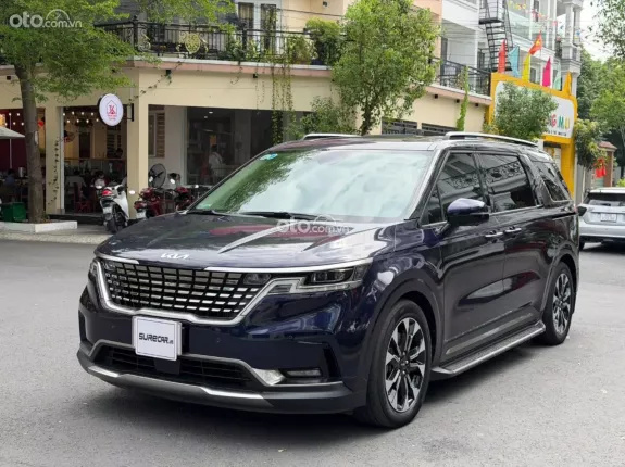Kia Carnival 2.2D Signature 2023 - Xe đi ít, máy còn êm