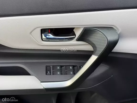 Toyota Veloz Cross 1.5 CVT TOP 2025 - Siêu tiết kiệm nhiên liệu