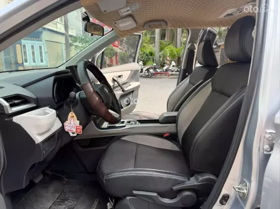 Toyota Veloz Cross 1.5 CVT 2022 - Hông dịch vụ, full bảo dưỡng hãng. Nhập Indo