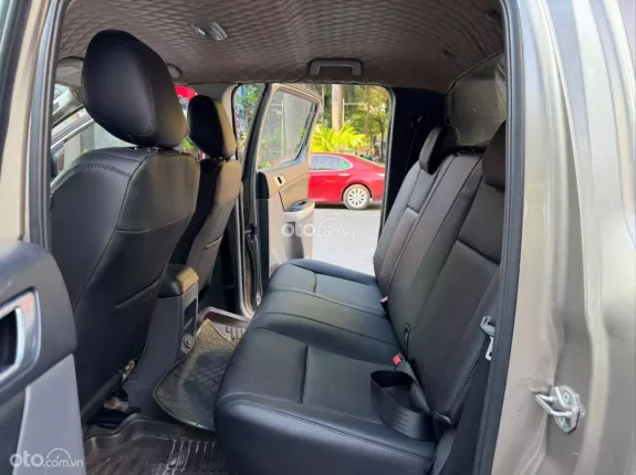 Mazda BT-50 Deluxe 4x2 2.2 AT 2015 - Bán xe bán tải nhập Thái màu vàng đẹp