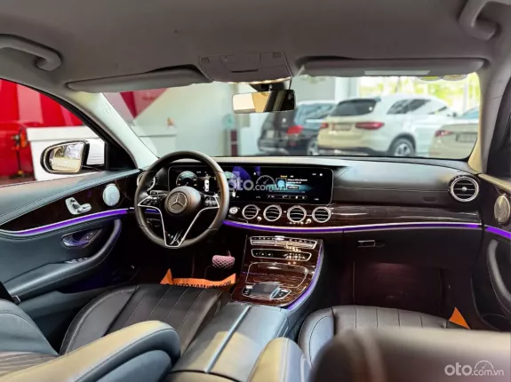 Mercedes-Benz E200 Exclusive 2022 - Xe sang trọng phiên bản cao cấp 2022
