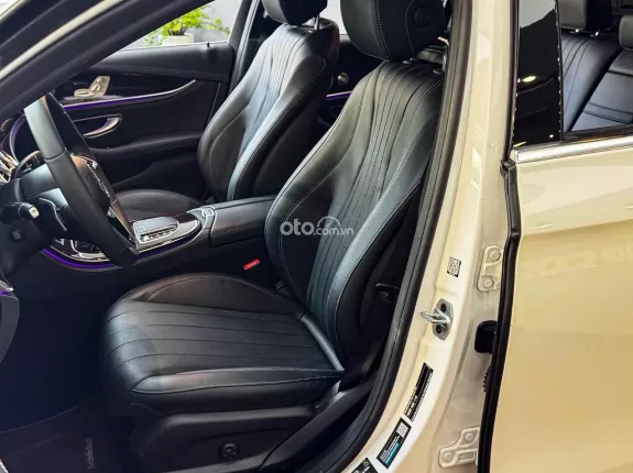 Mercedes-Benz E200 Exclusive 2022 - Xe sang trọng phiên bản cao cấp 2022