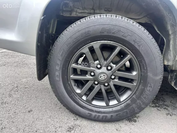 Toyota Fortuner 2.7 V 4X2 AT 2015 - Bán Fortuner đời 2015 moden 2016 động cơ 2.7 số tự động
