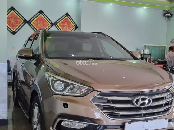 Hyundai Santa Fe 2.2L Dầu Tiêu chuẩn 2016 - Máy dầu