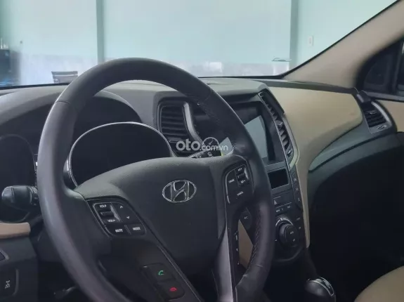 Hyundai Santa Fe 2.2L Dầu Tiêu chuẩn 2016 - Máy dầu