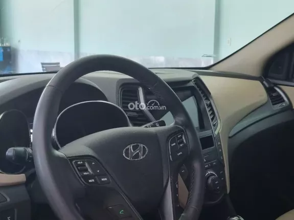 Hyundai Santa Fe 2.2L Dầu Tiêu chuẩn 2016 - Máy dầu