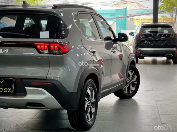 Kia Sonet 1.5 Luxury 2022 - Model 2023 Nhỏ Gọn, Tiện Nghi