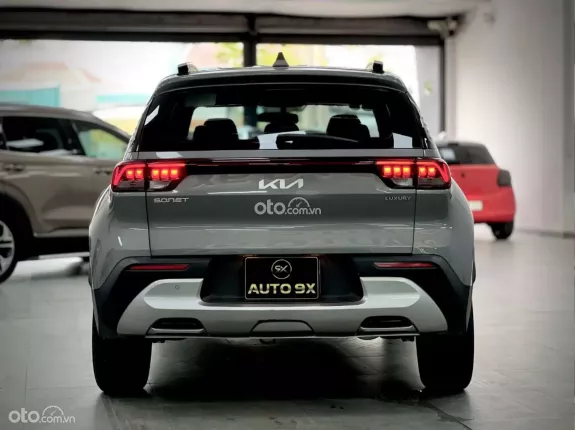 Kia Sonet 1.5 Luxury 2022 - Model 2023 Nhỏ Gọn, Tiện Nghi