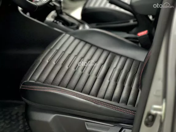 Kia Sonet 1.5 Luxury 2022 - Model 2023 Nhỏ Gọn, Tiện Nghi