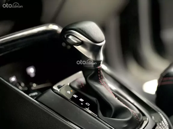 Kia Sonet 1.5 Luxury 2022 - Model 2023 Nhỏ Gọn, Tiện Nghi